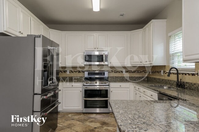 Building Photo - 13622 Edgetree Dr