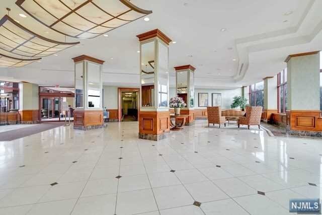 Foto del edificio - 100 Old Palisade Rd
