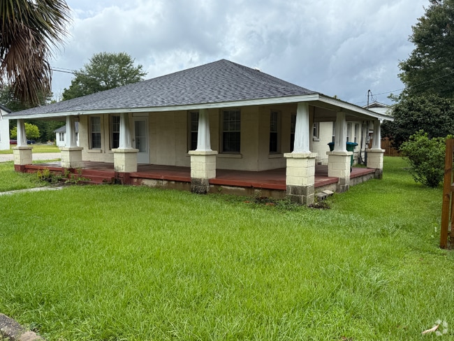 Building Photo - 2105 Wilkerson St