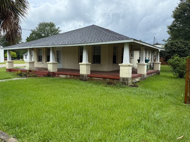 Building Photo - 2105 Wilkerson St