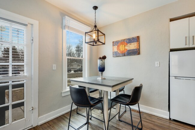 Building Photo - Stunning Duplex in Historic Old Town