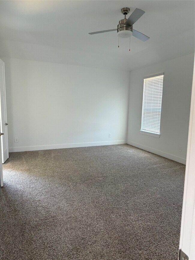 Building Photo - 15228 Tattle Crk Ln