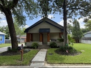 Building Photo - 407 2nd St