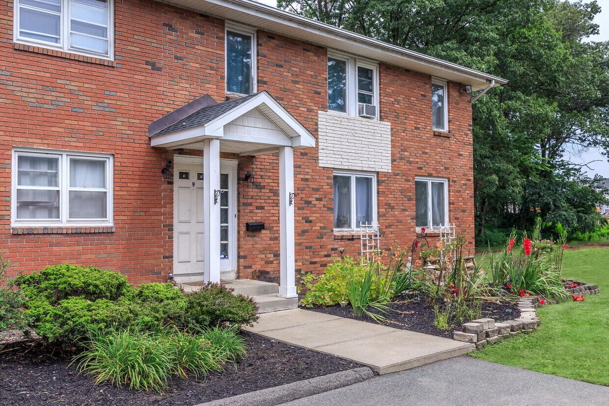 Sitterly Manor Apartments in Clifton Park, NY