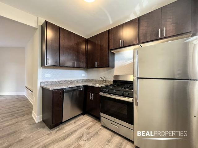 Foto del edificio - 0 bedroom in CHICAGO IL 60640