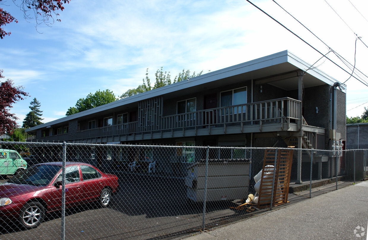Building Photo - 850 W 5th St