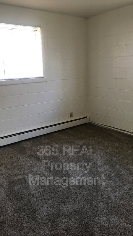 Building Photo - 1231 Pleasant Acres Dr