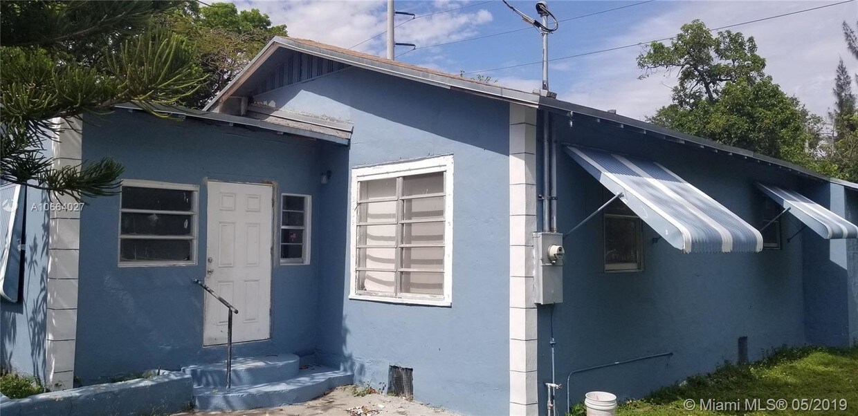 Primary Photo - 3509 NW 9th Ave
