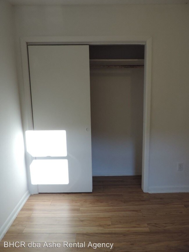 Building Photo - 3 br, 1 bath House - 282 Will Vannoy