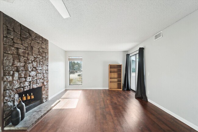 Foto del edificio - 6490 S Dayton St