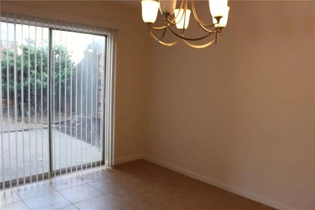 Foto del edificio - House For Lease in Garland