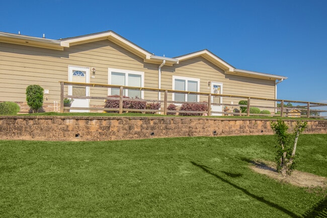 Building Photo - Coastal Breeze Villas