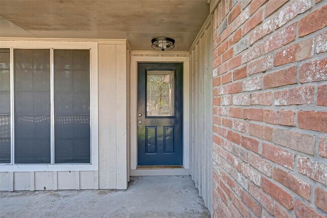 Building Photo - 1406 Pinecroft Dr