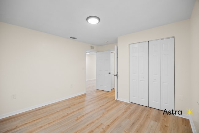 Building Photo - 966 22nd Ave S