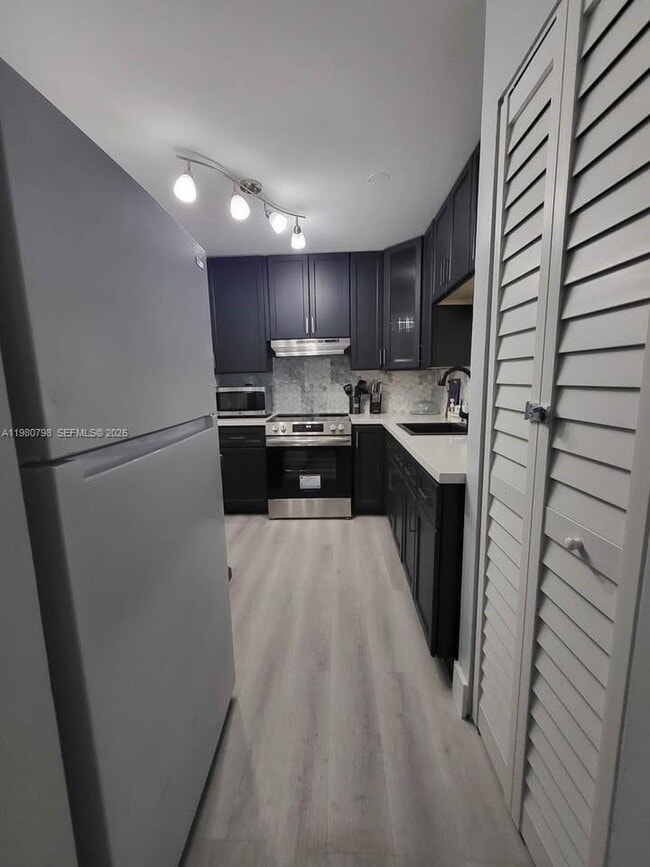 Foto del edificio - 4095 N Andrews Ave