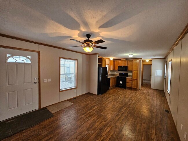 Building Photo - 3 Spruce Ln