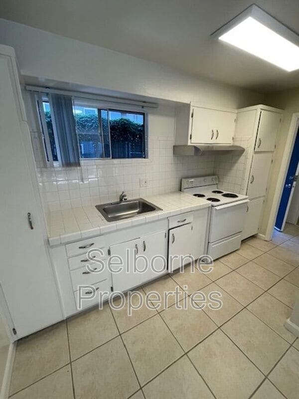 Building Photo - 407 Fairmount Ave