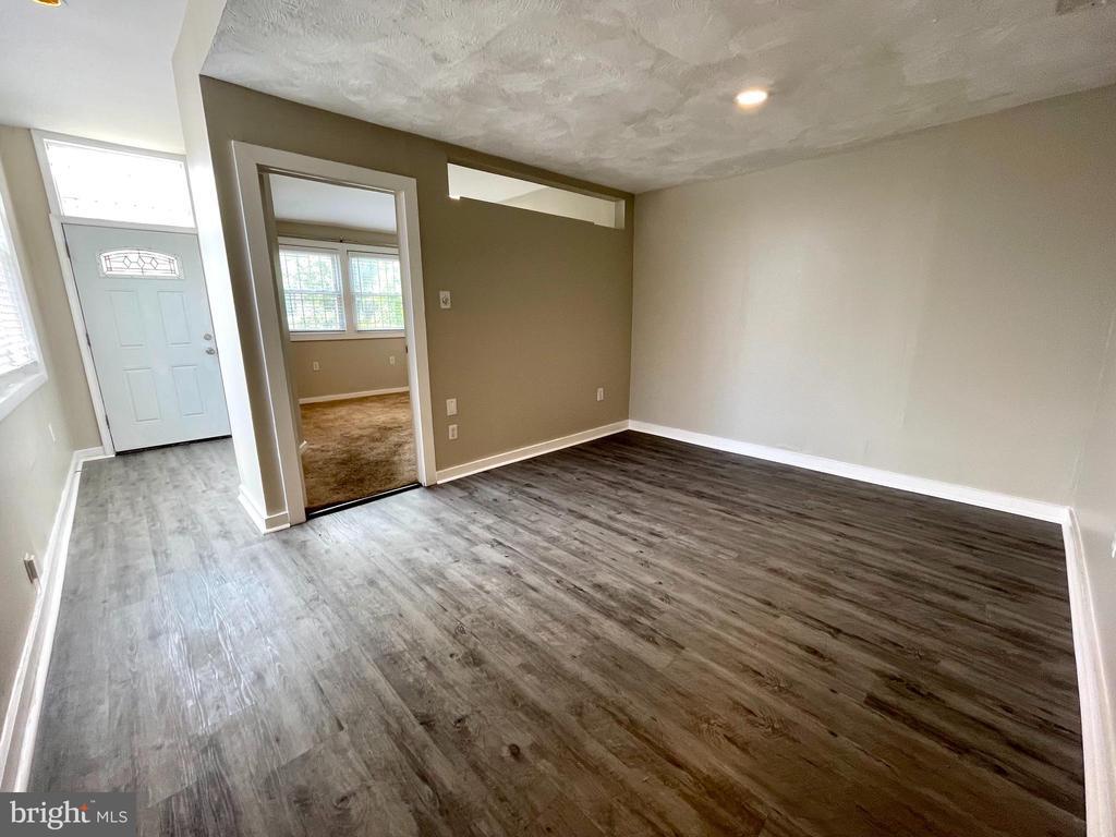 Foto principal - 819 12th St NE