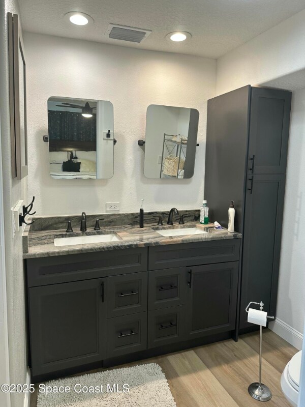 Building Photo - 574 Dianne Dr