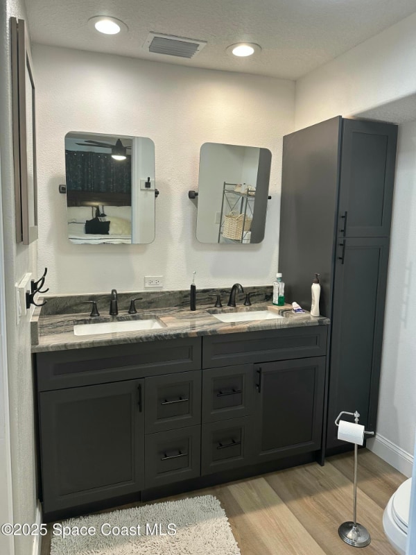 Foto del edificio - 574 Dianne Dr