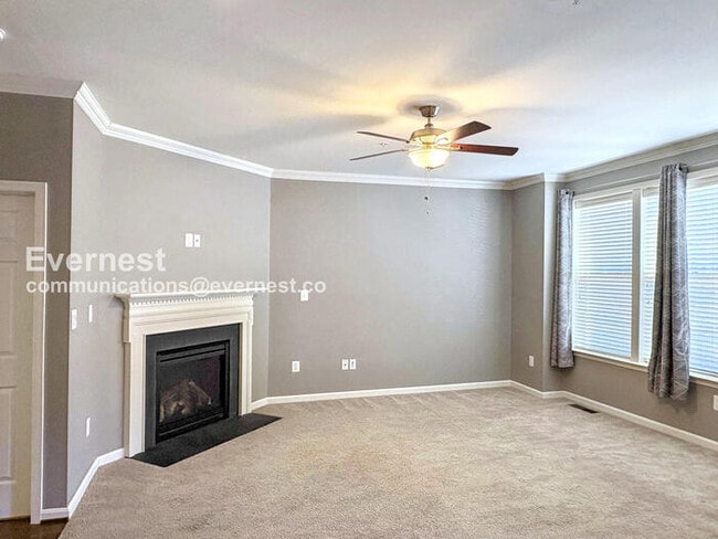 Building Photo - 8134 Villaggio Dr