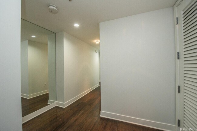 Building Photo - 229 Brannan St