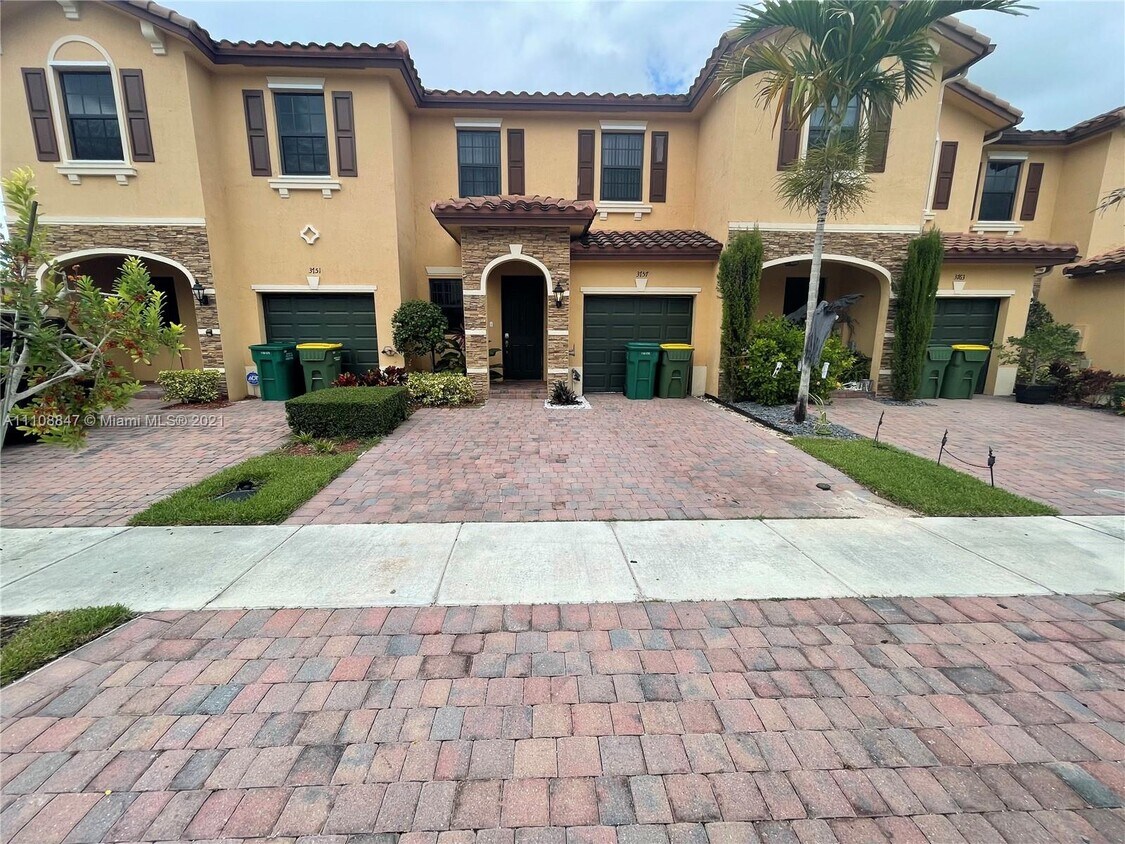 3757 SE 2nd St Unit 3757, Homestead, FL 33033 Condo for Rent in