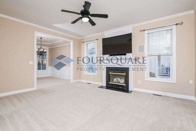 Foto del edificio - Charming 4-Bed / 2.5-Bath Home with Sunroom, Fenced Yard & 2-Car Garage – Near 401 & 540