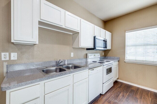 Foto del edificio - 3518 8th Ave