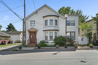 Building Photo - 36 112th St