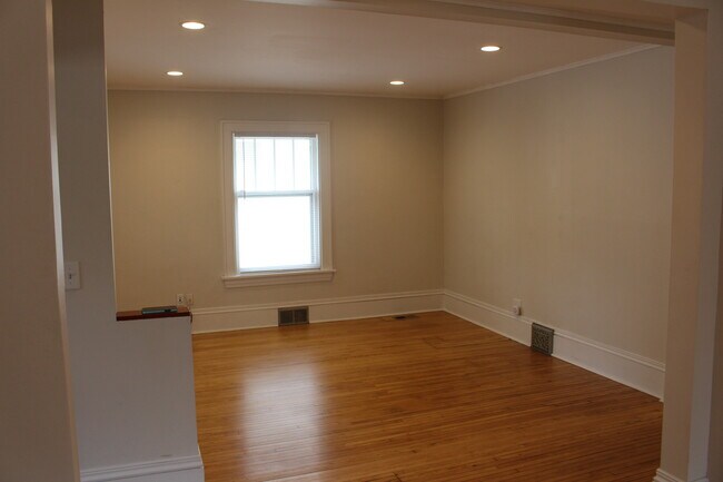 Sala de estar principal - 2732 Pillsbury Ave S