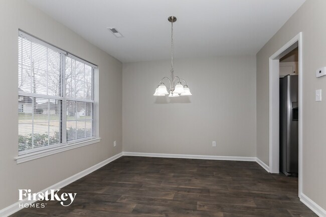 Building Photo - 1021 Barbee Farm Dr