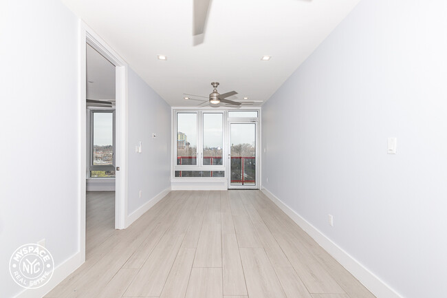 Building Photo - 975 Liberty Ave