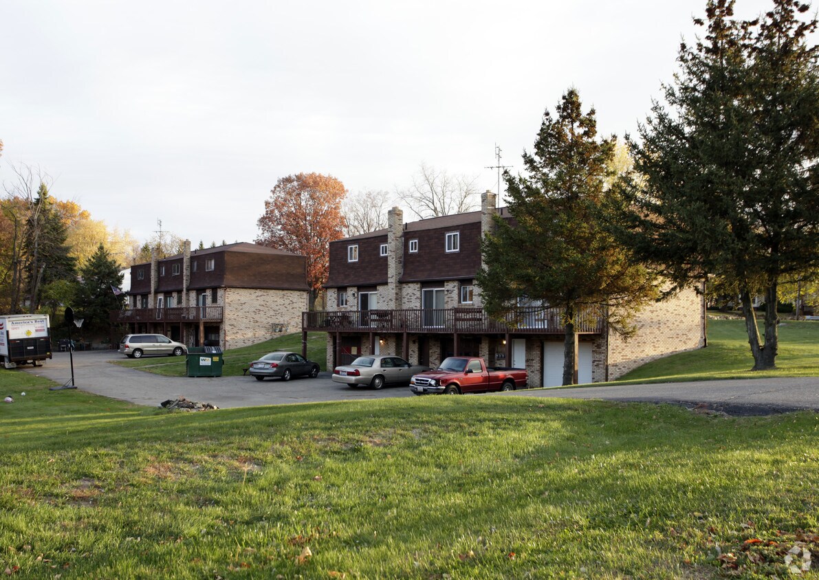 1237512387 Cleveland Ave NW, Uniontown, OH 44685 Apartments in
