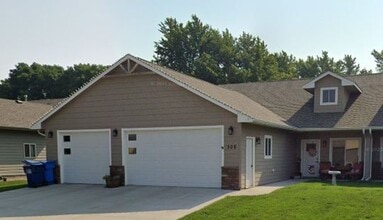 Building Photo - 310-310 Emmett Trail