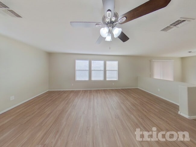 Foto del edificio - 39989 W Catherine Dr