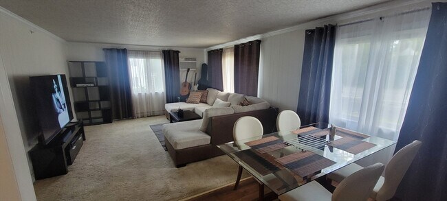 Foto del edificio - 302 Pleasant St