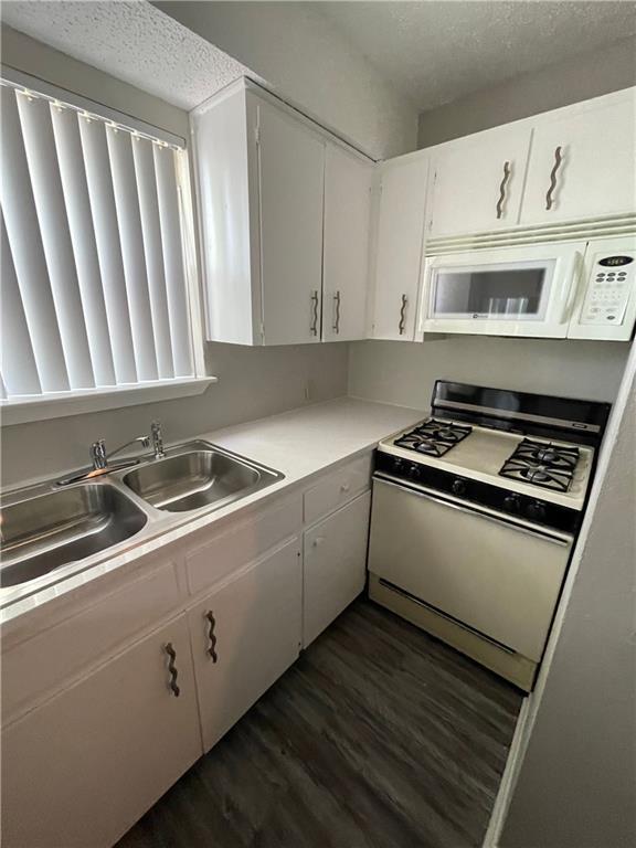Foto del edificio - 1120 Hollow Creek Dr