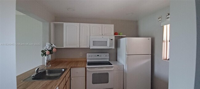 Foto del edificio - 14871 SW 104th St