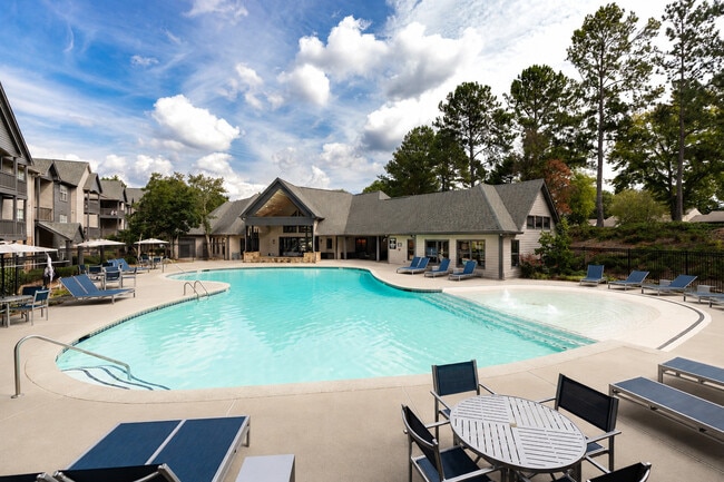 Building Photo - Wesley Hampstead Apartments at Douglasville