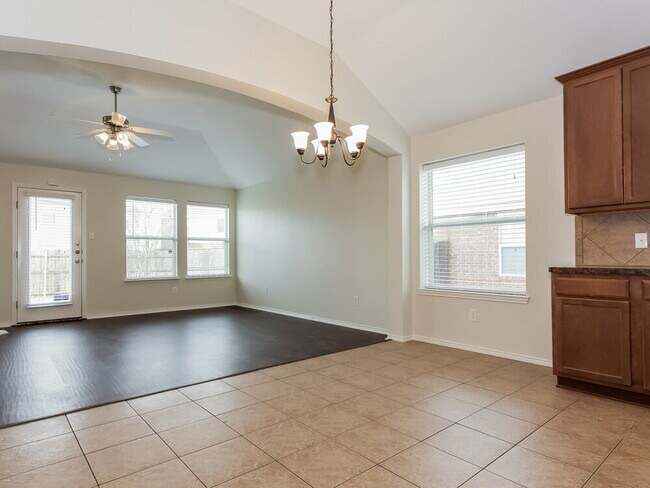 Building Photo - 6229 Chalk Hollow Dr