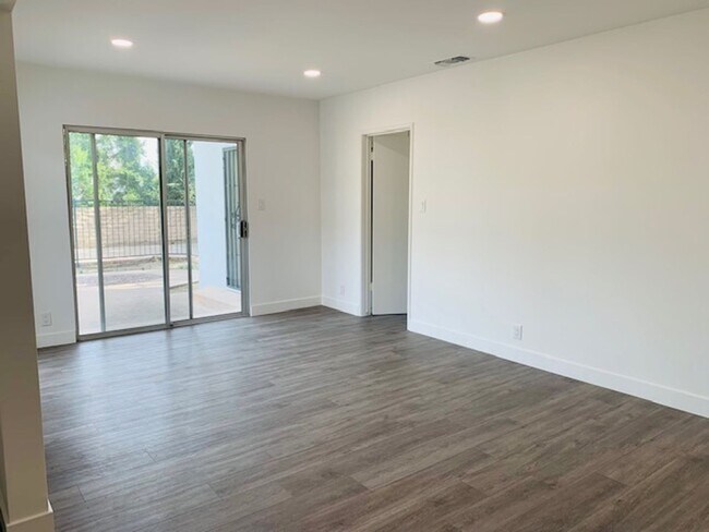 Building Photo - Beautifully Remodeled Home in Northridge