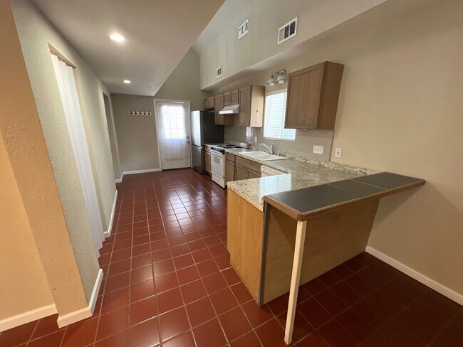 Foto del edificio - 627 E 14th St