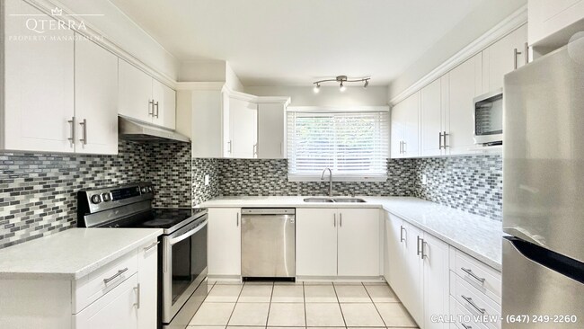 Building Photo - 82A Corby Cres