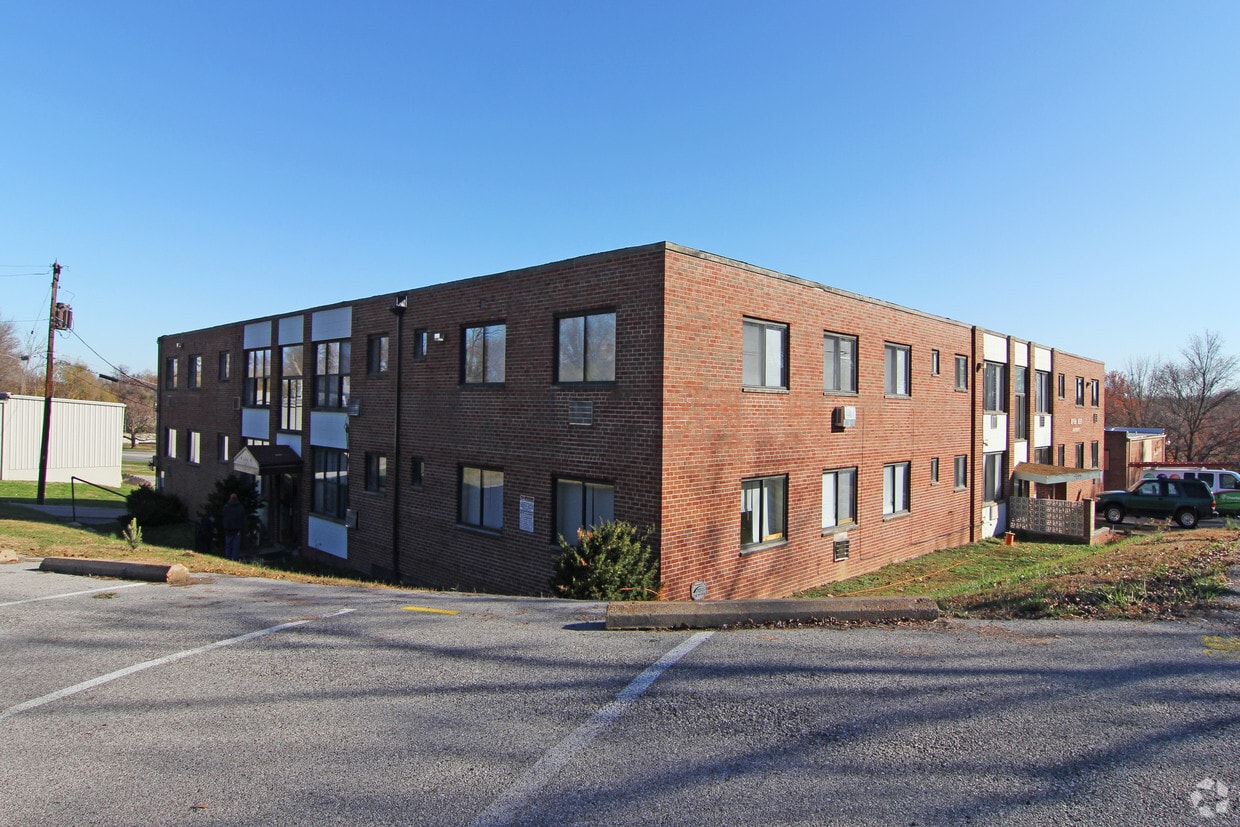 River Res't Apartments - River Res't  Apartments