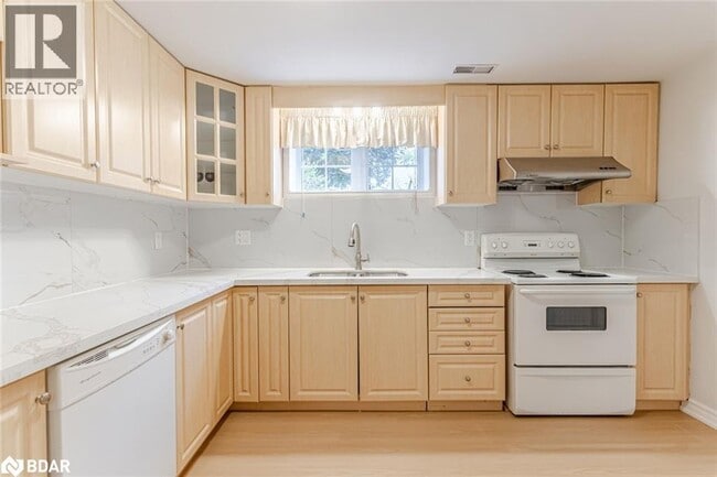 Building Photo - 1 Shady Glen Crescent