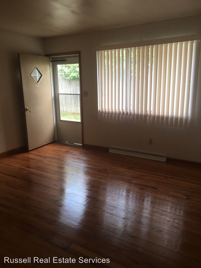 Building Photo - 2 br, 1 bath House - Davies Ave. 821