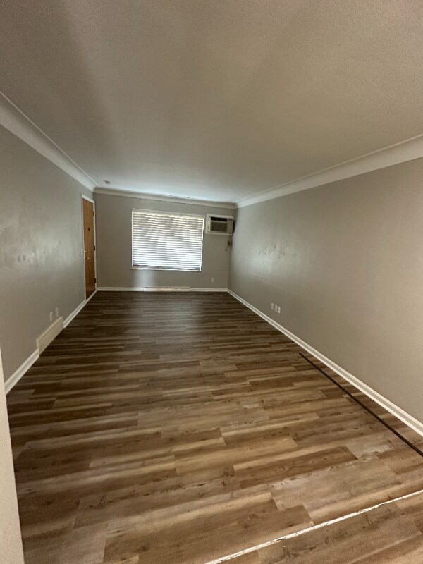 Foto del edificio - 4910 Lewis Ave