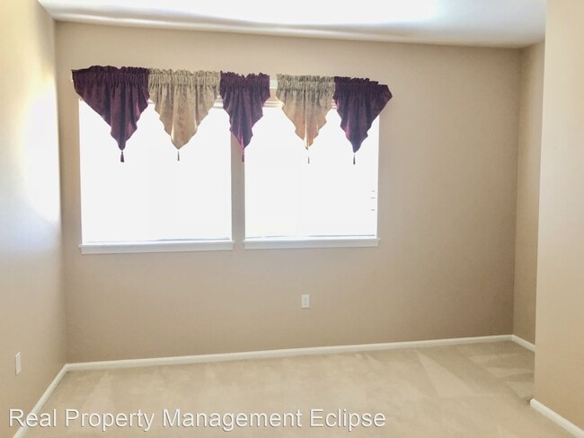 Building Photo - 2 br, 2.5 bath House - 5001 Davis PL S Unit E