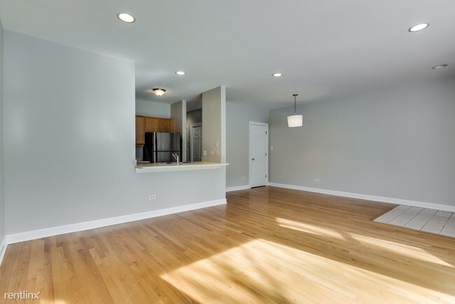 Building Photo - 1544 W Jackson Blvd